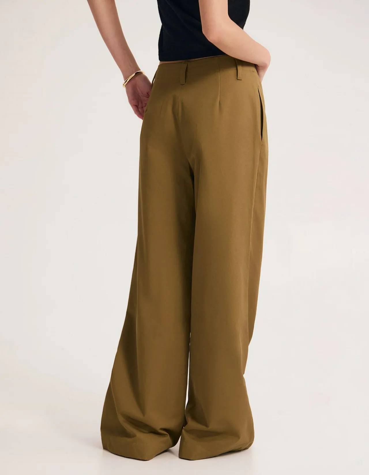 ABIGAIL PANT