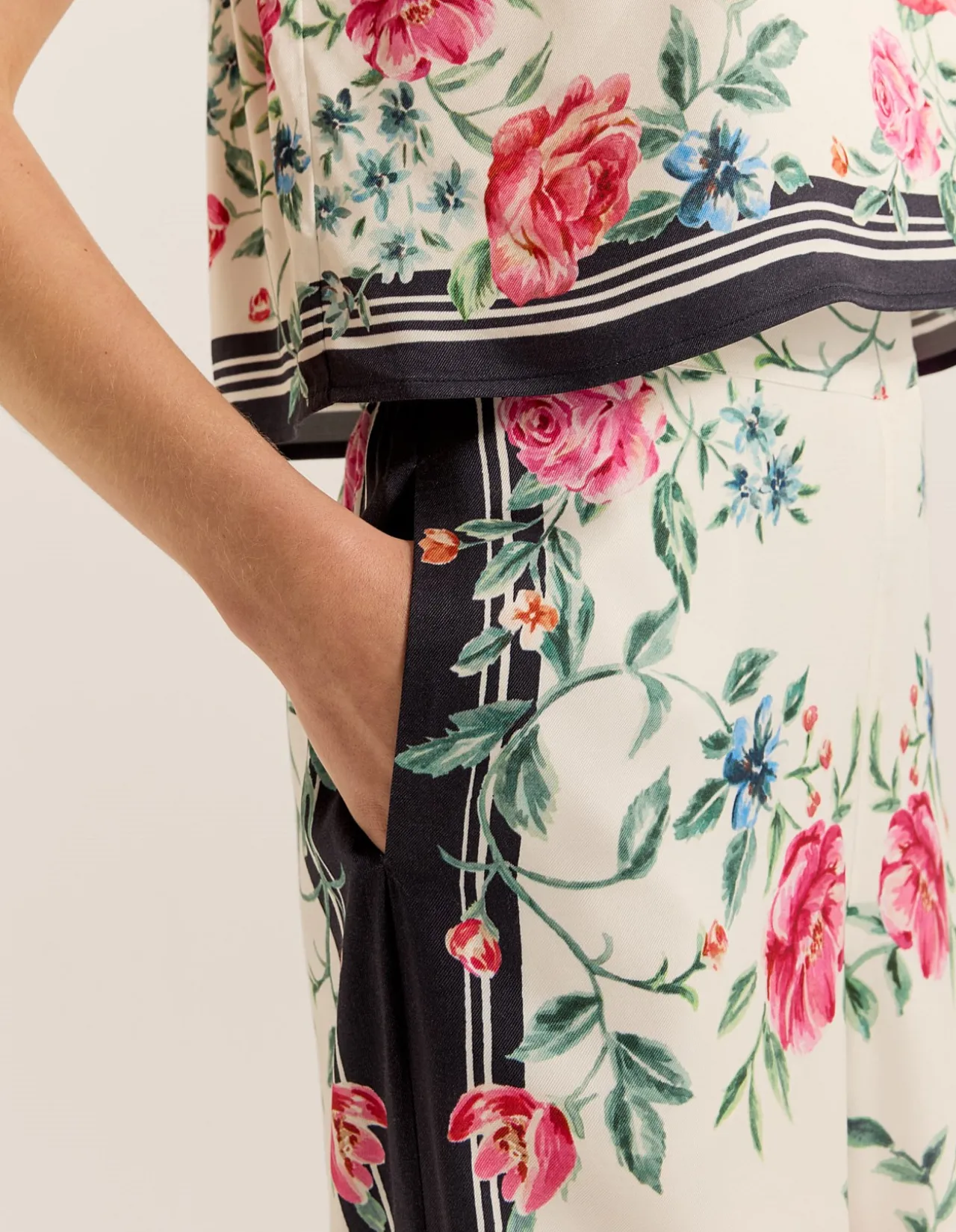ARTISAN SCARF SATIN PANTS