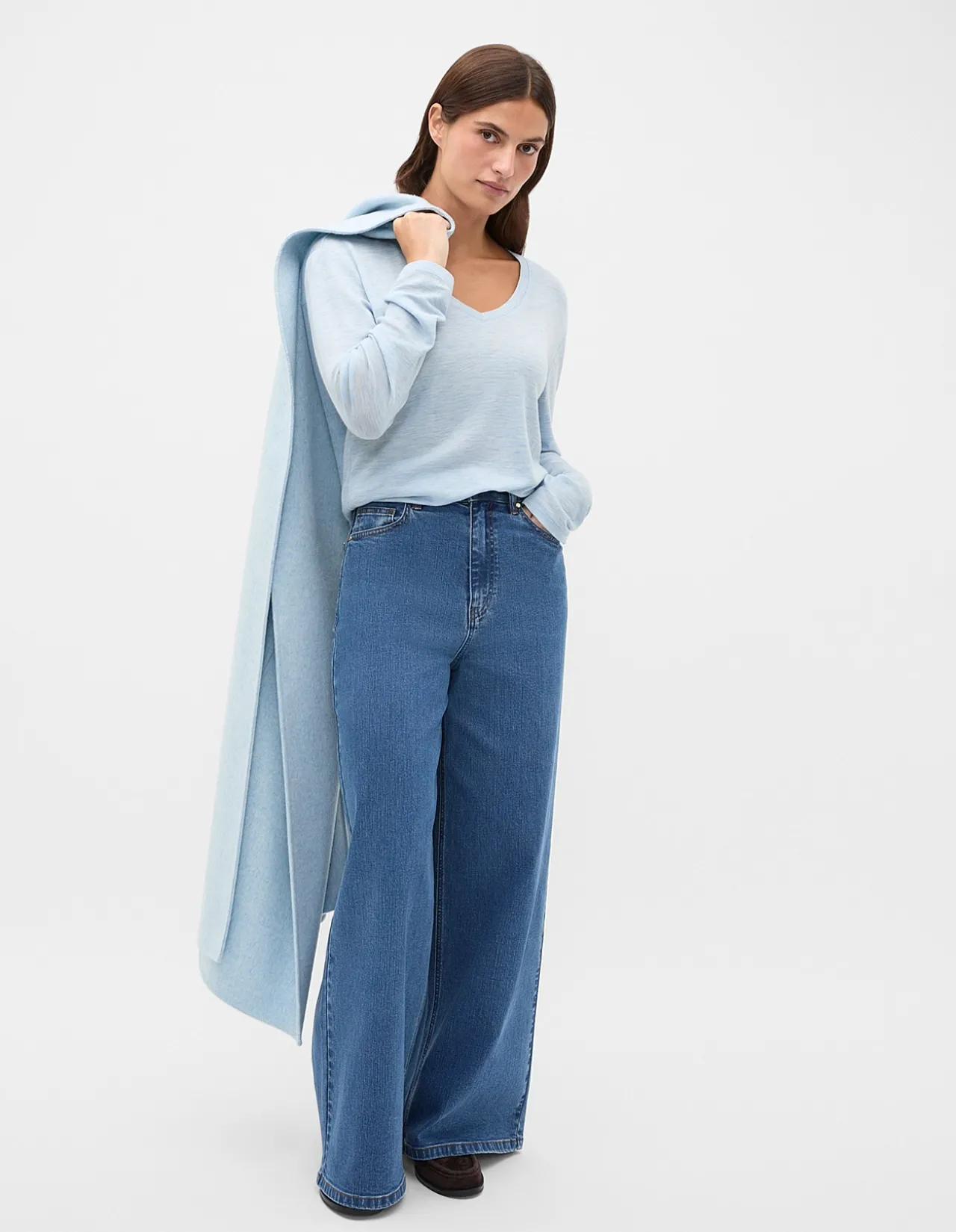 AUSTRALIAN MERINO V NECK TOP