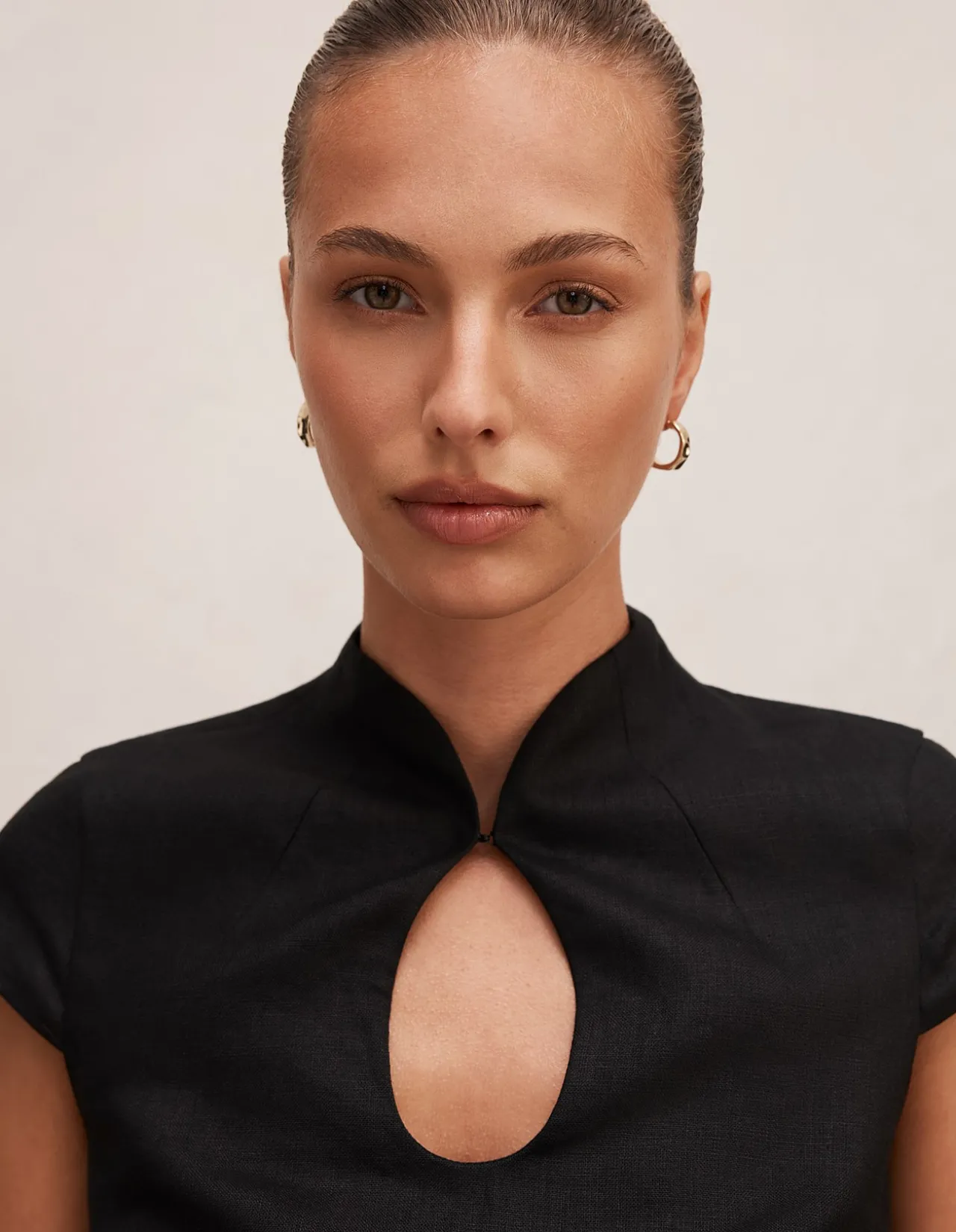 AYLA KEYHOLE LINEN TOP