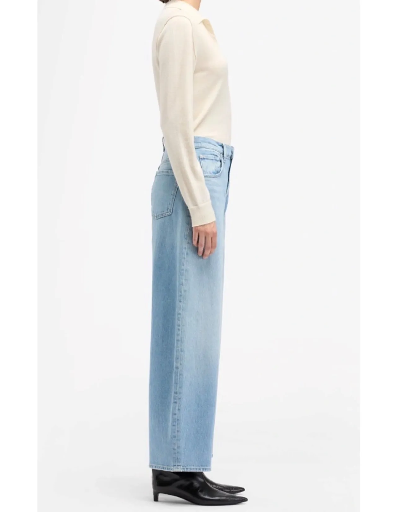 Bonnie Curvilinear Light Wash Barrel Leg Jeans