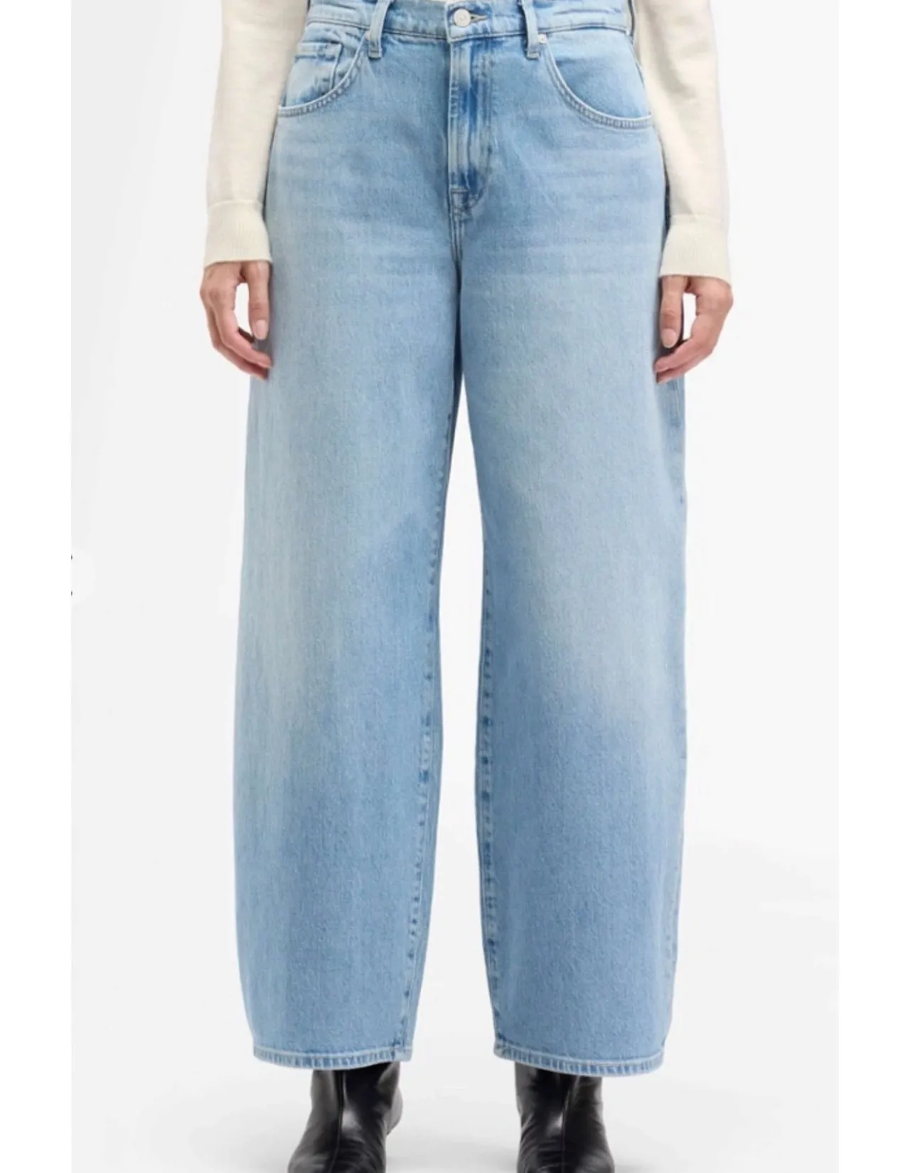 Bonnie Curvilinear Light Wash Barrel Leg Jeans