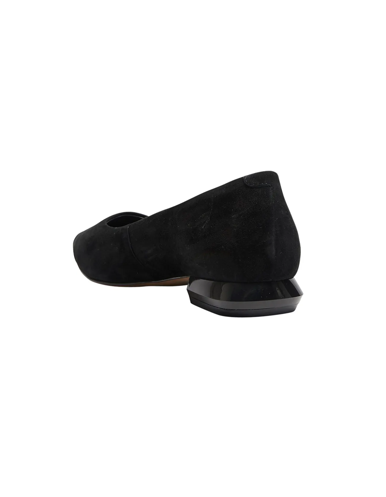CASSIE FLAT
