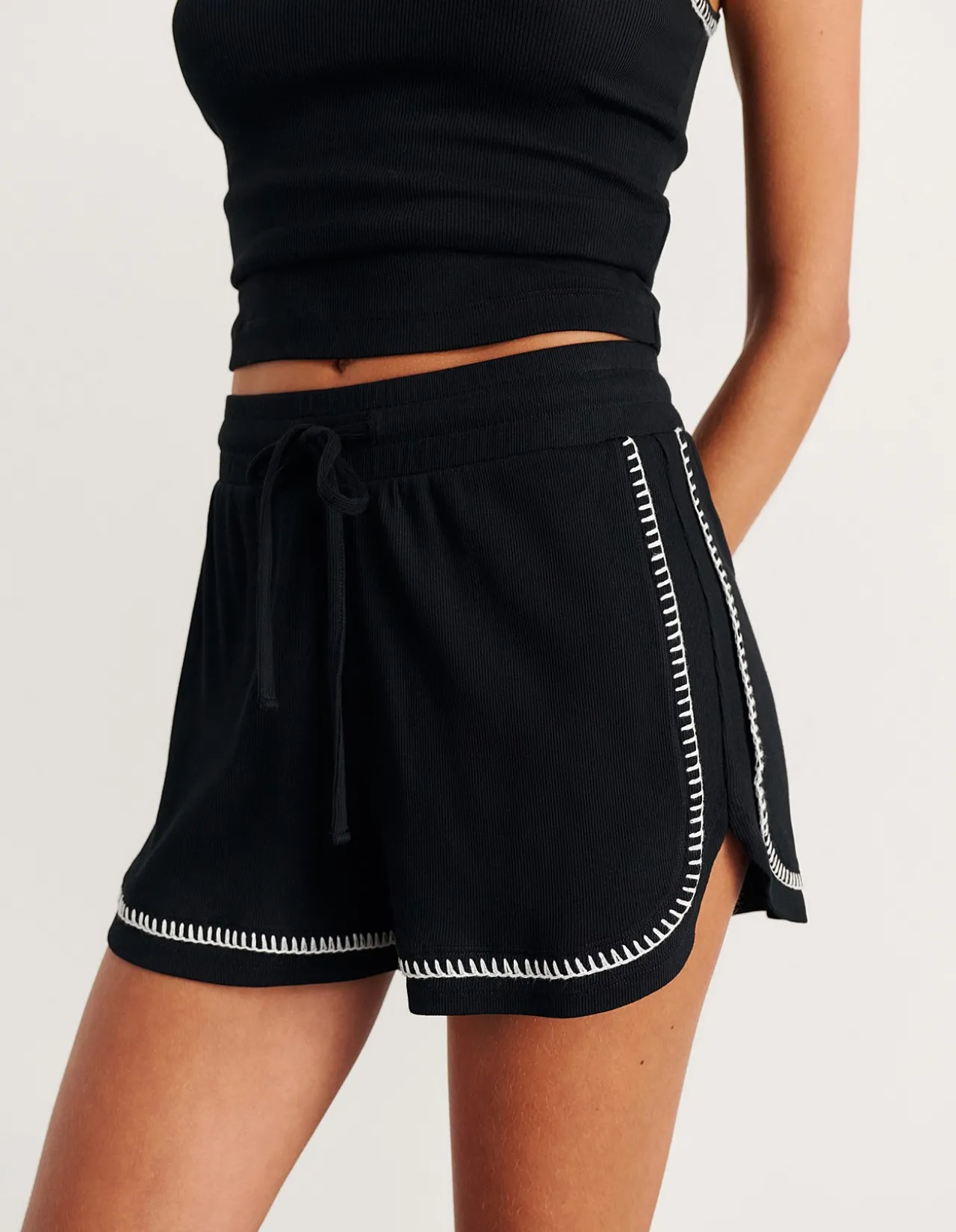 CELINA BLANKET STITCH SHORT