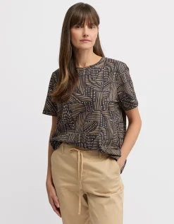 CENTRAL GEOMTRIC PRINT TEE