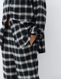 CHECK PULL ON PANT