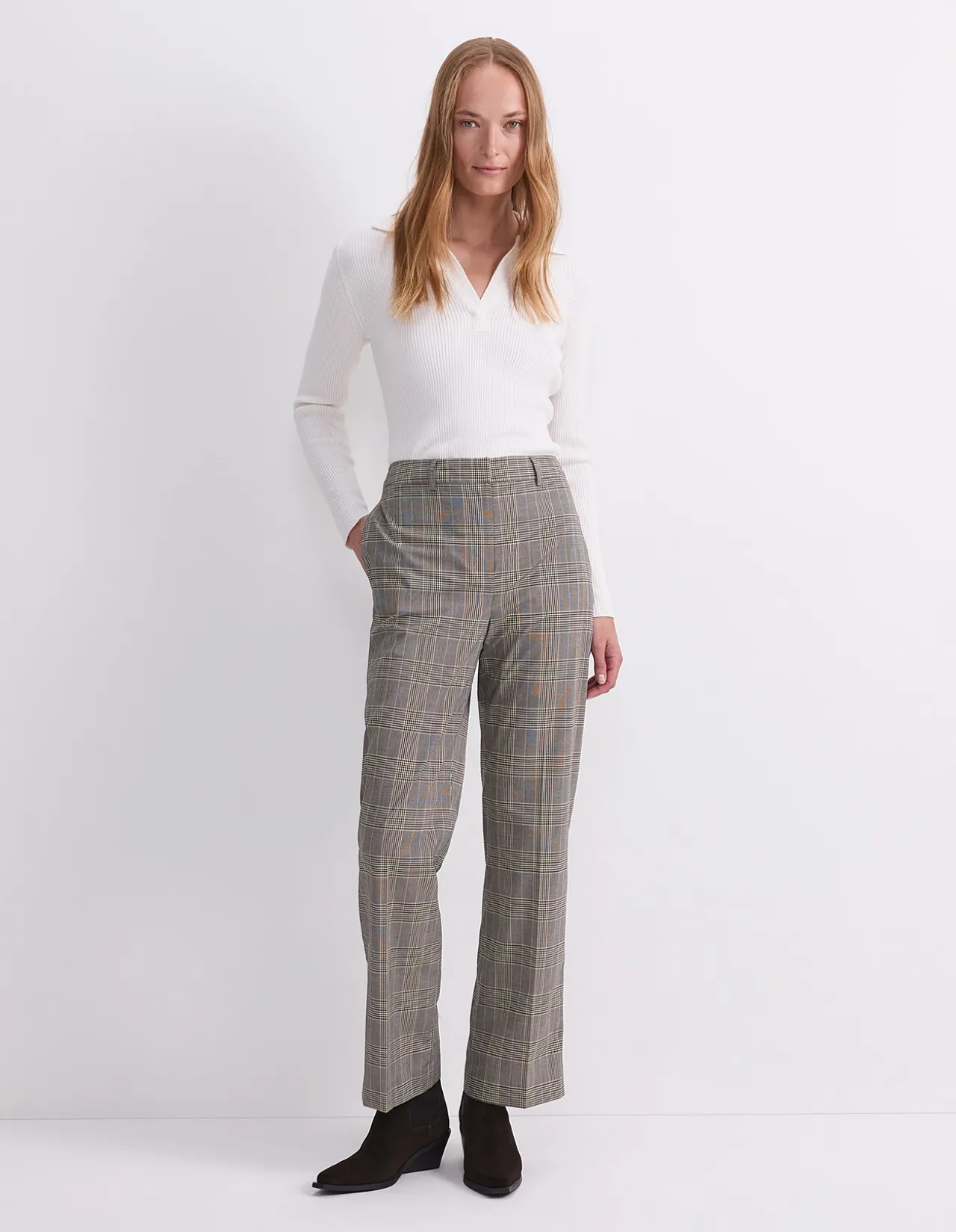 CHELSEA CHECK PANT