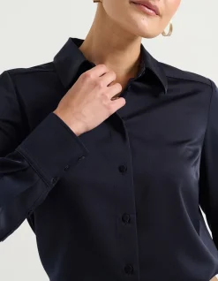 CLASSIC BUTTON UP SHIRT