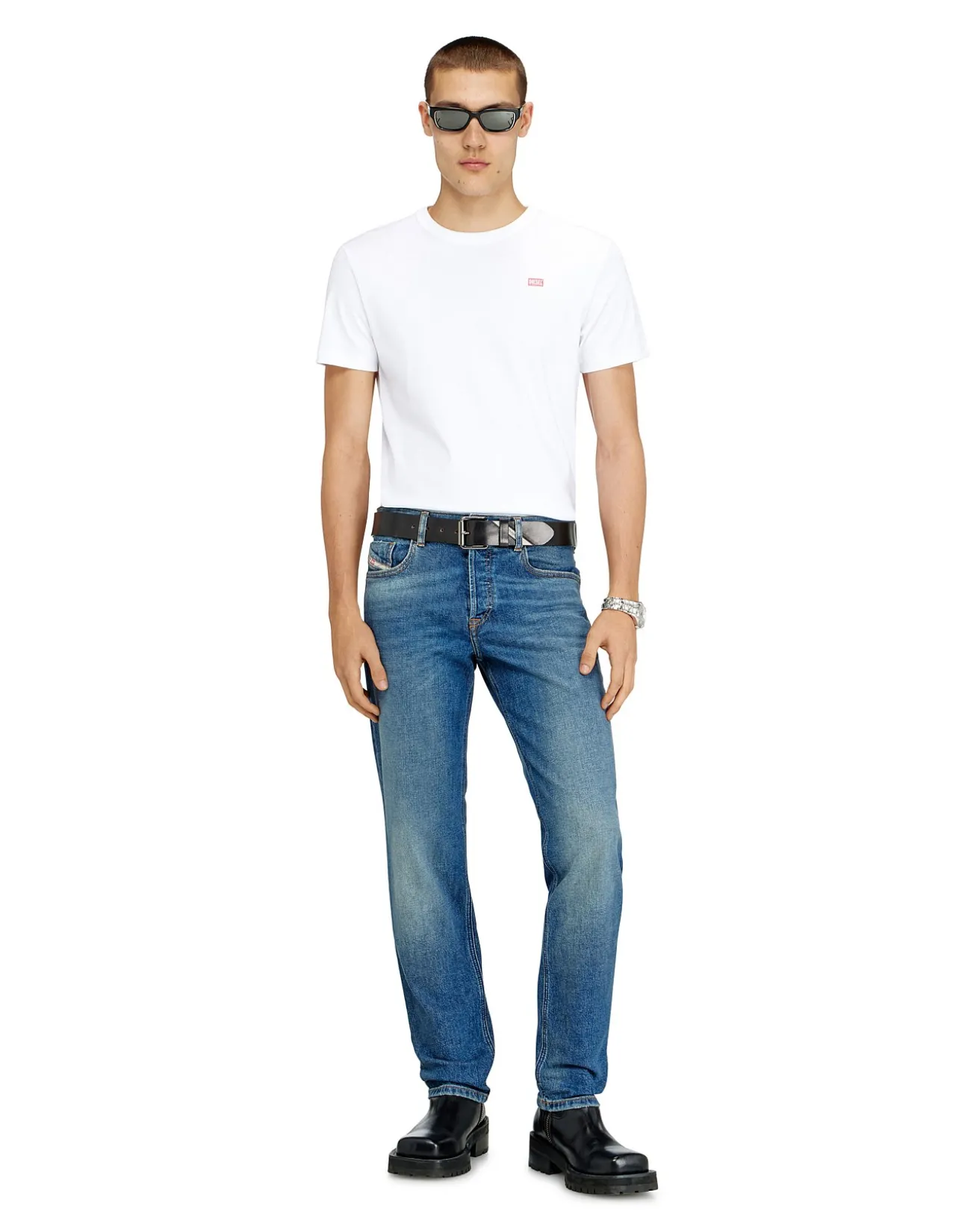 2023 D-Finitive Regular Tapered Leg Jeans
