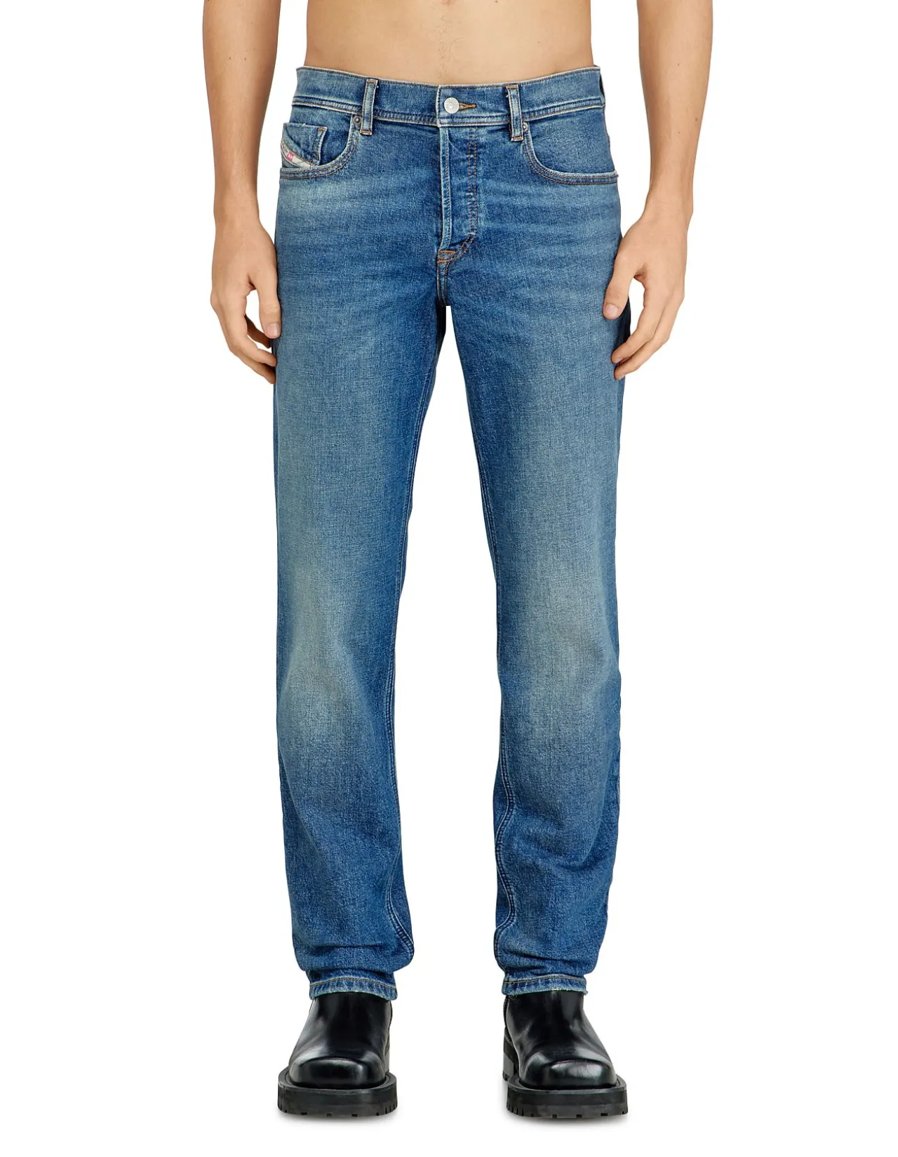 2023 D-Finitive Regular Tapered Leg Jeans