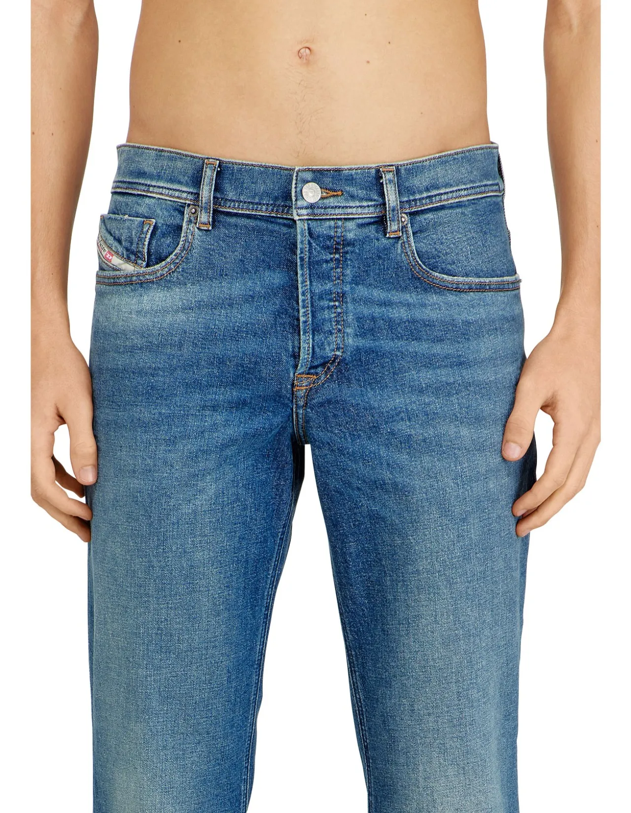 2023 D-Finitive Regular Tapered Leg Jeans
