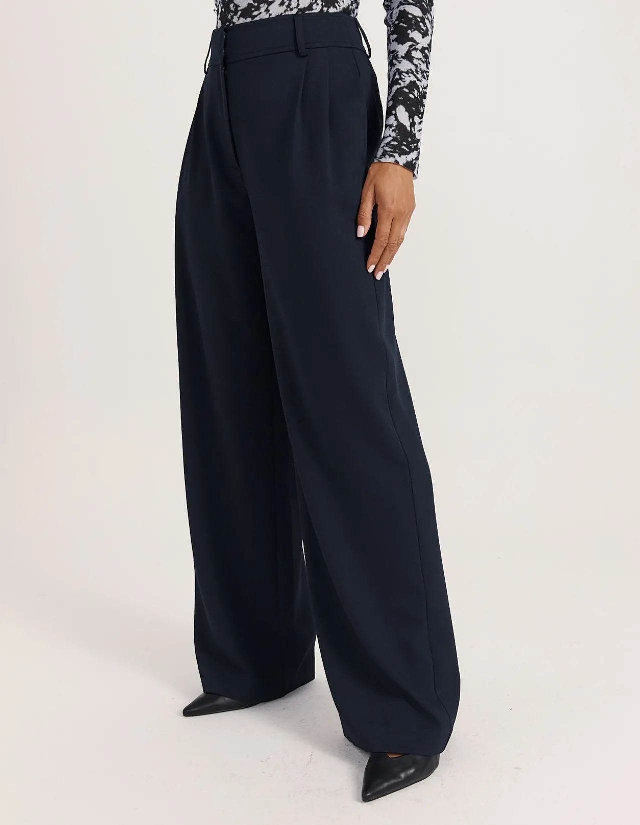 DHARMA TAILORED WIDE LEG PANT