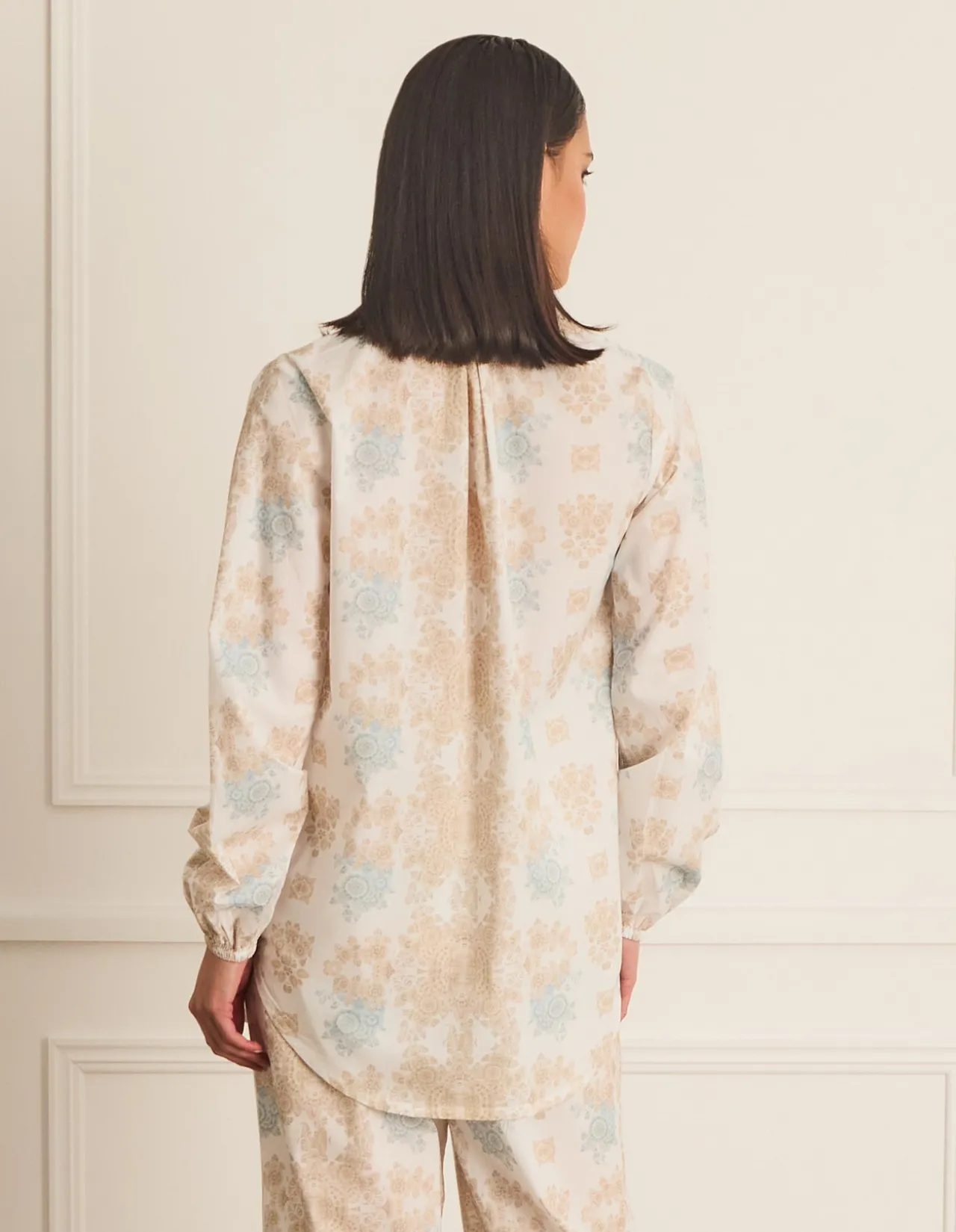 Dianthus Odilia Beach Shirt