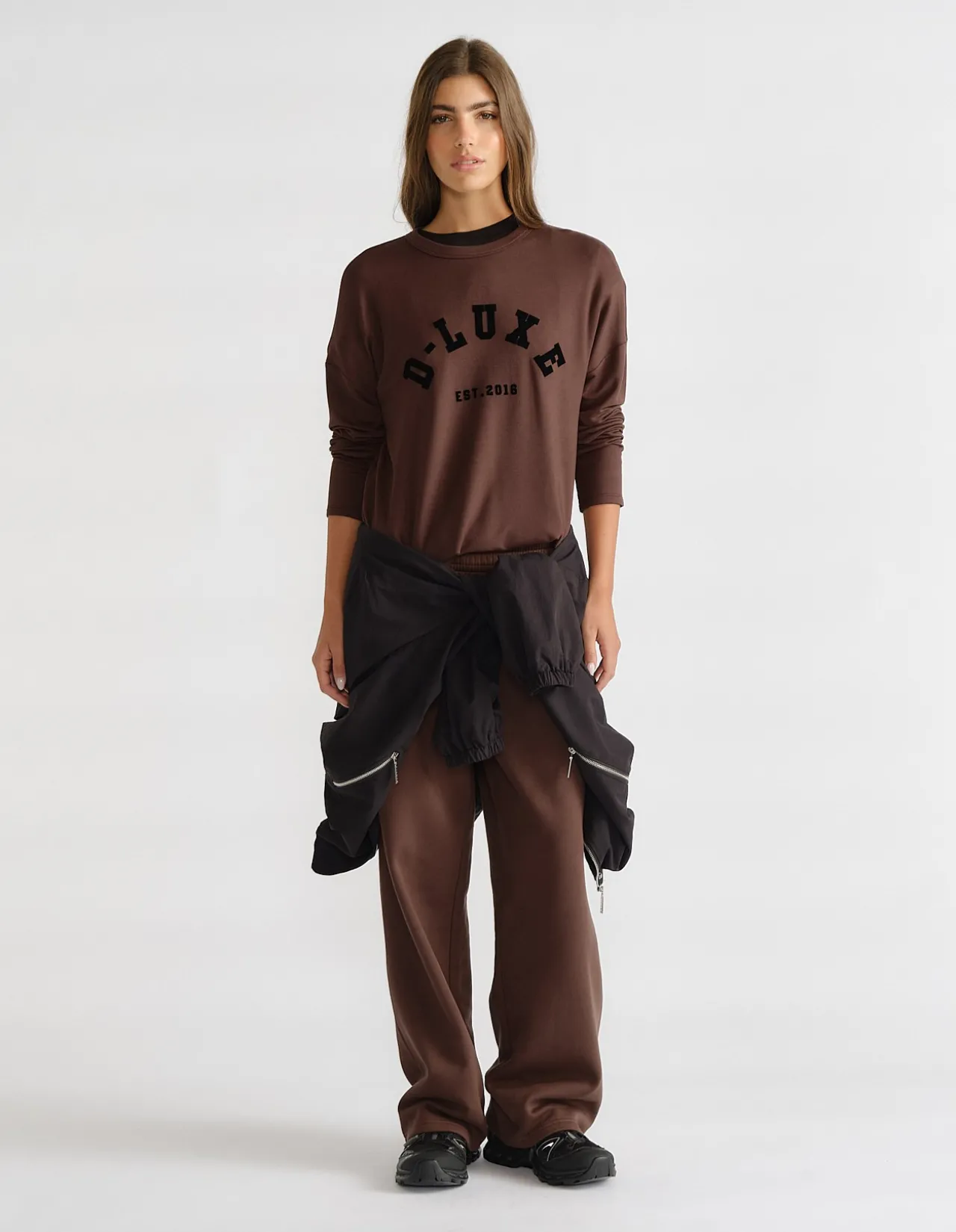 D-Luxe Curved Hem Long Sleeve Logo Top