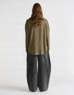 D-Luxe Curved Hem Long Sleeve Logo Top