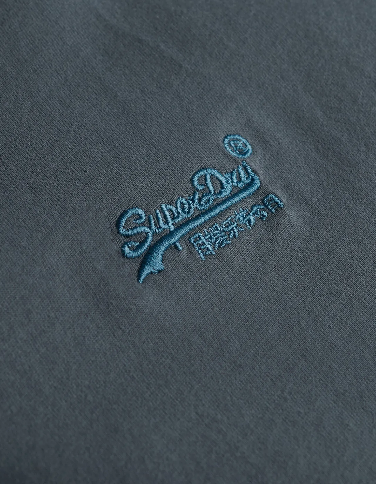 ESSENTIAL LOGO EMB T-SHIRT
