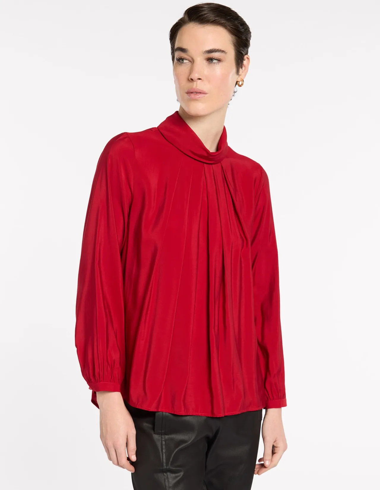 ETERNAL PLEAT TOP