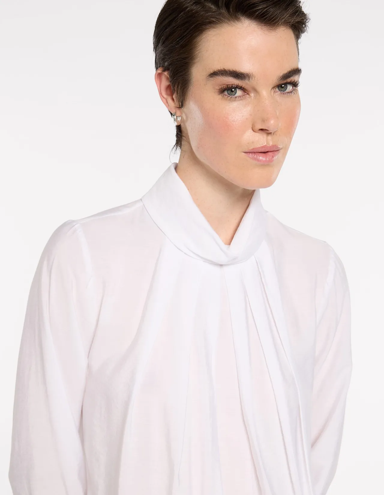 ETERNAL PLEAT TOP