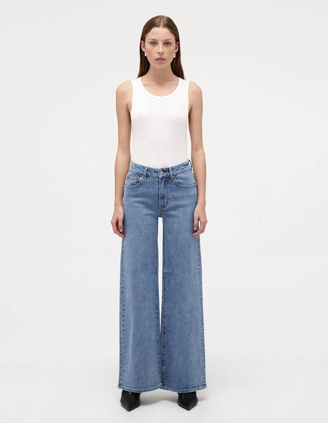 Eva Wide Mid Rise 82 cm Wide Leg Jeans