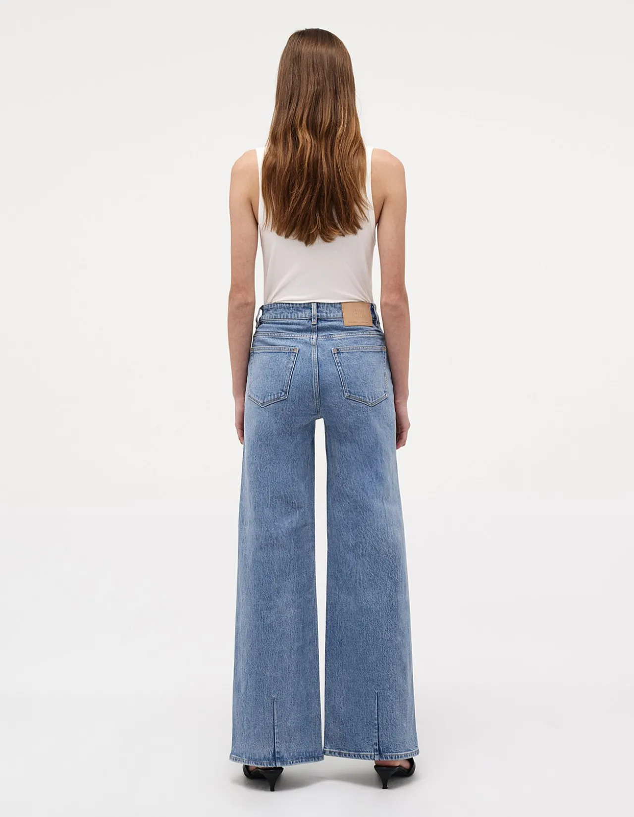 Eva Wide Mid Rise 82 cm Wide Leg Jeans