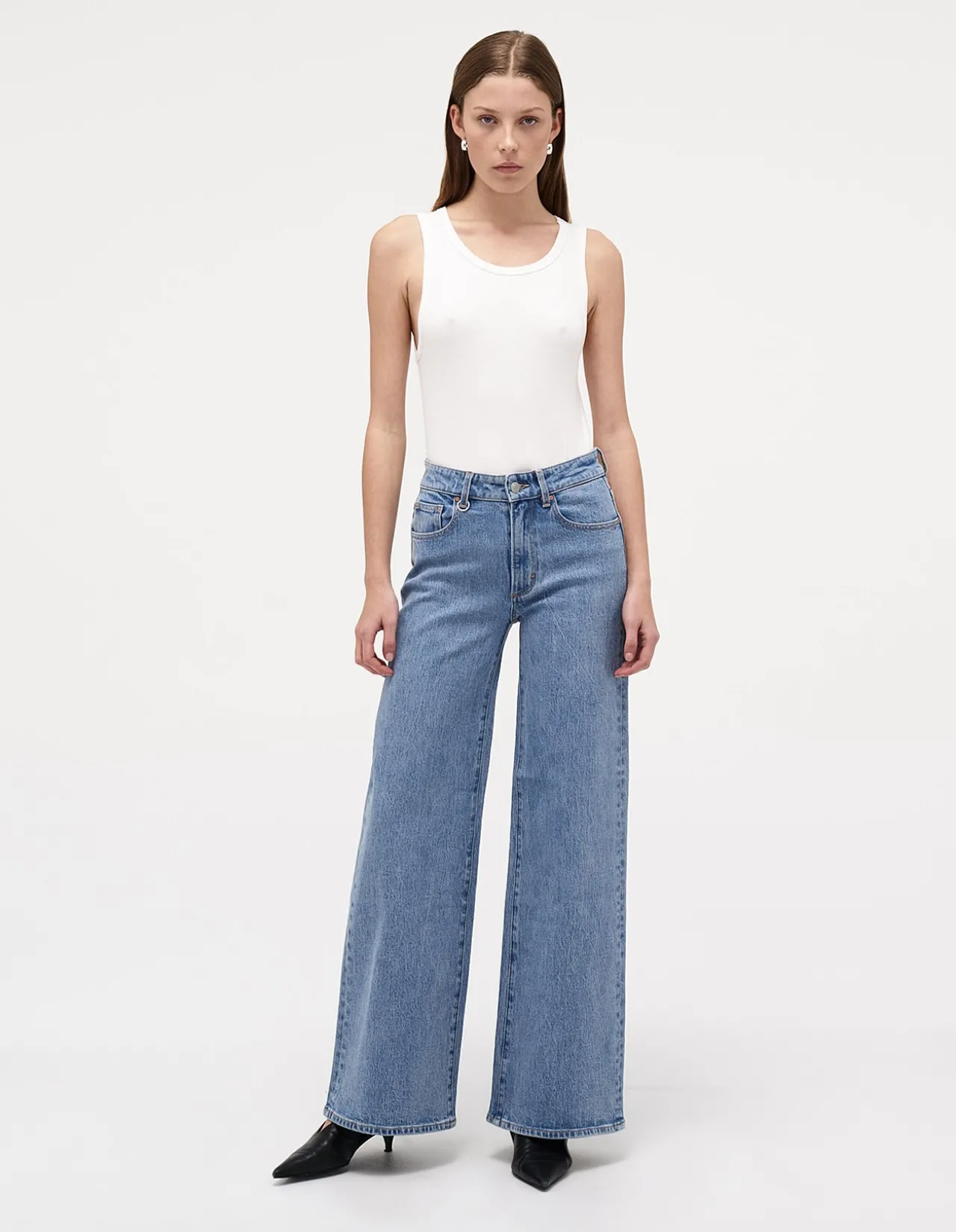 Eva Wide Mid Rise 82 cm Wide Leg Jeans