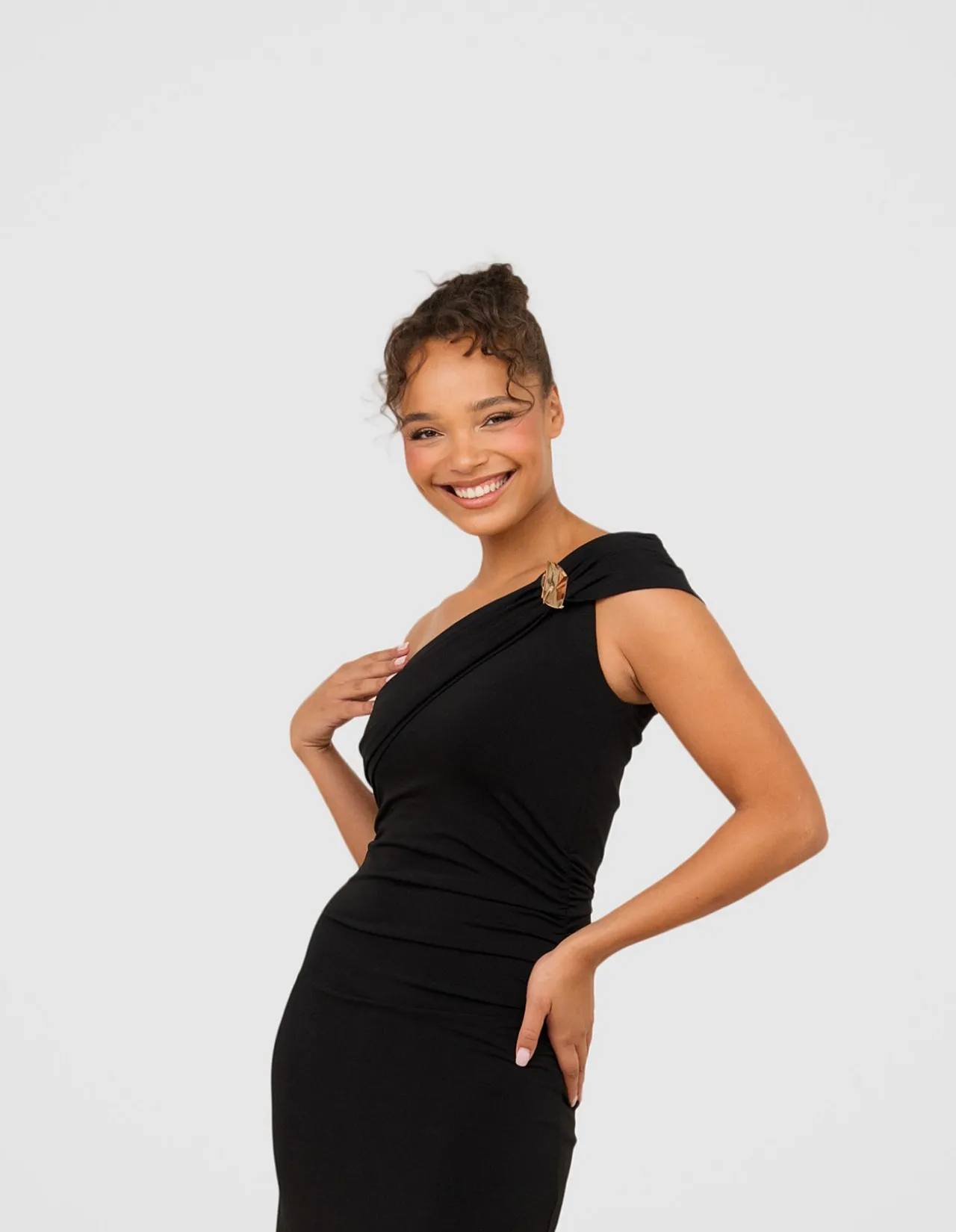 FIONA ONE SHOULDER MAXI DRESS