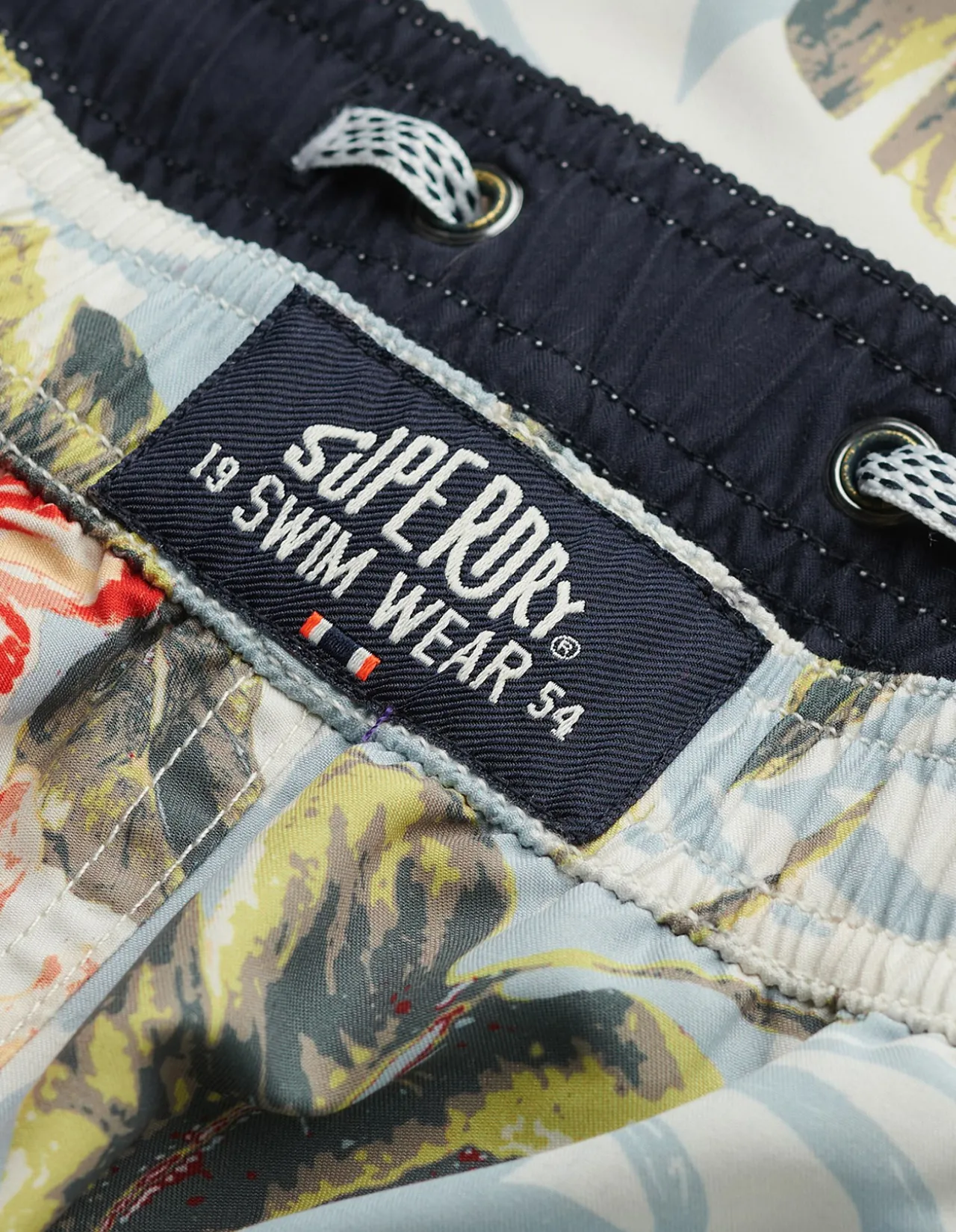 Hawaiian Print 17 Swim Short