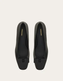 ICONIC BOW PUMP