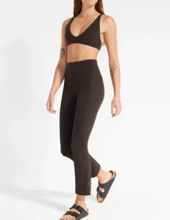 In Motion Pocket Cropped Flare