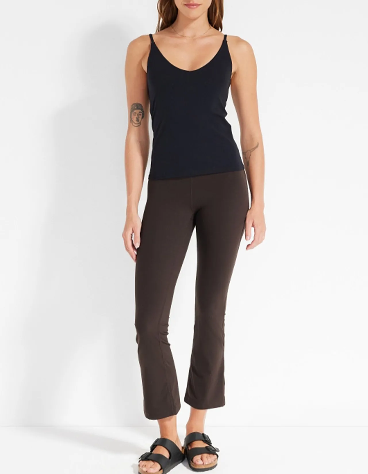 In Motion Pocket Cropped Flare