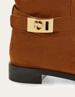 KNEE HIGH BOOT WITH HUG BUCKLE DETAIL