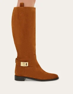 KNEE HIGH BOOT WITH HUG BUCKLE DETAIL