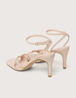 KRISTIN HEEL