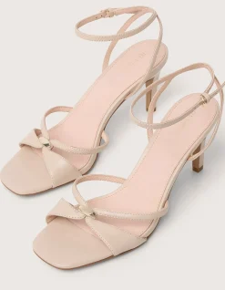KRISTIN HEEL