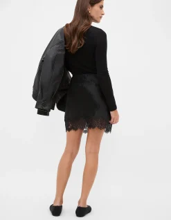 LACE TRIM MINI SKIRT