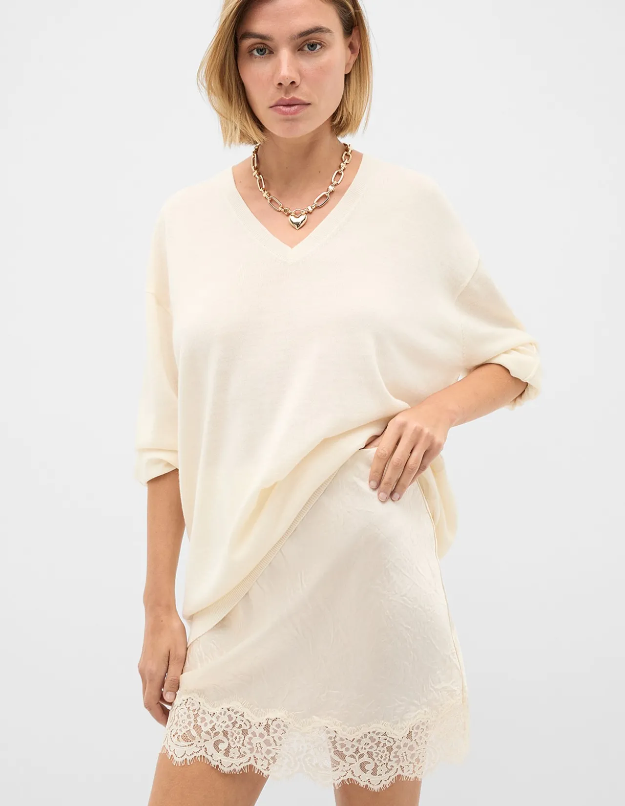 LACE TRIM MINI SKIRT