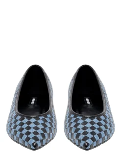 LARGO FLAT