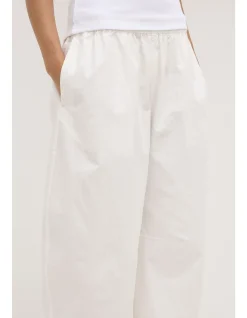 Lola Barrel Pant White