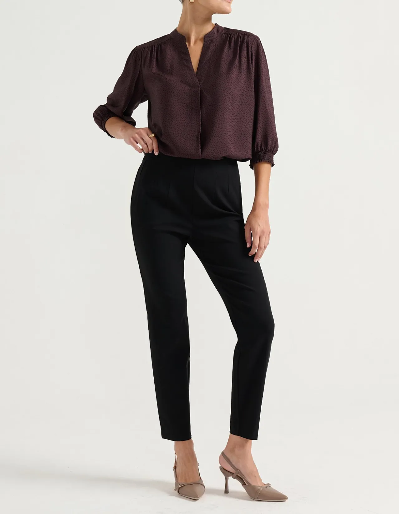 LONG SLEEVE V NECK BLOUSE