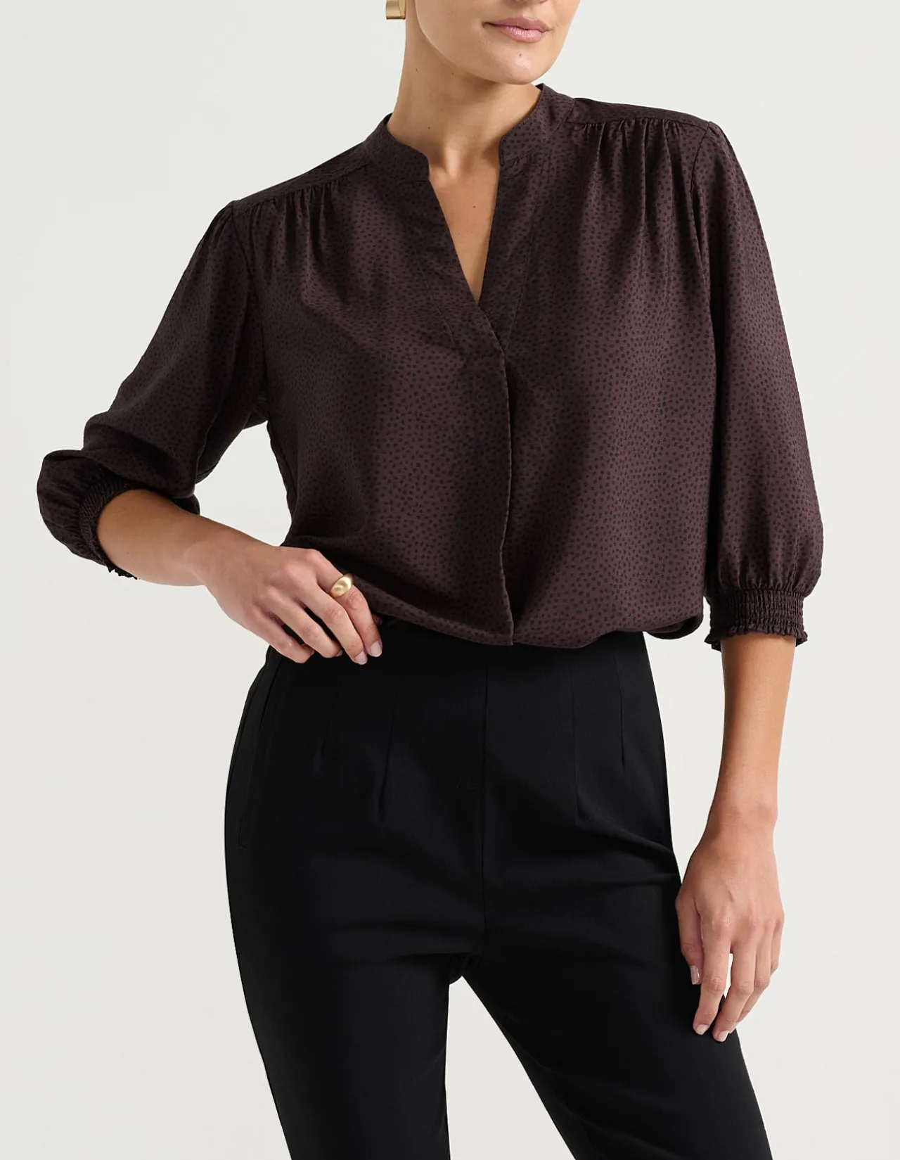 LONG SLEEVE V NECK BLOUSE