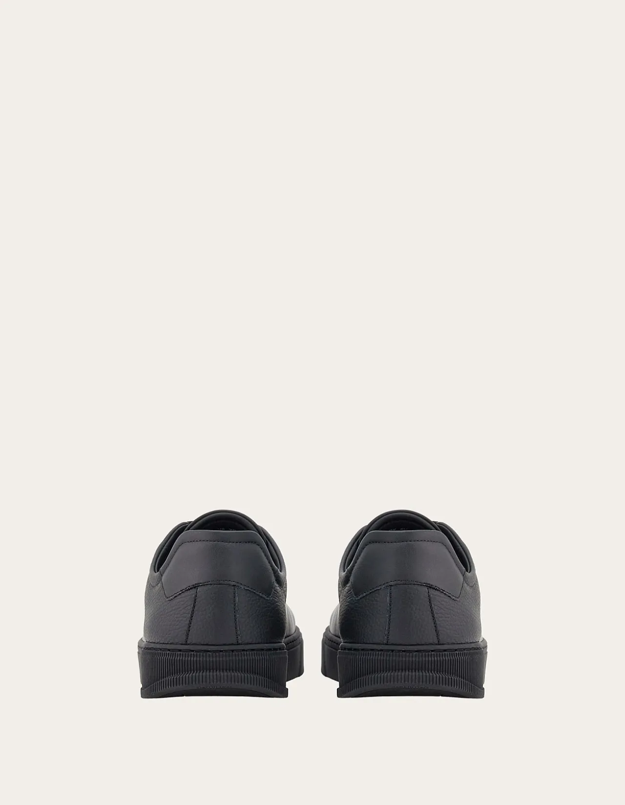 LOW CUT SNEAKER