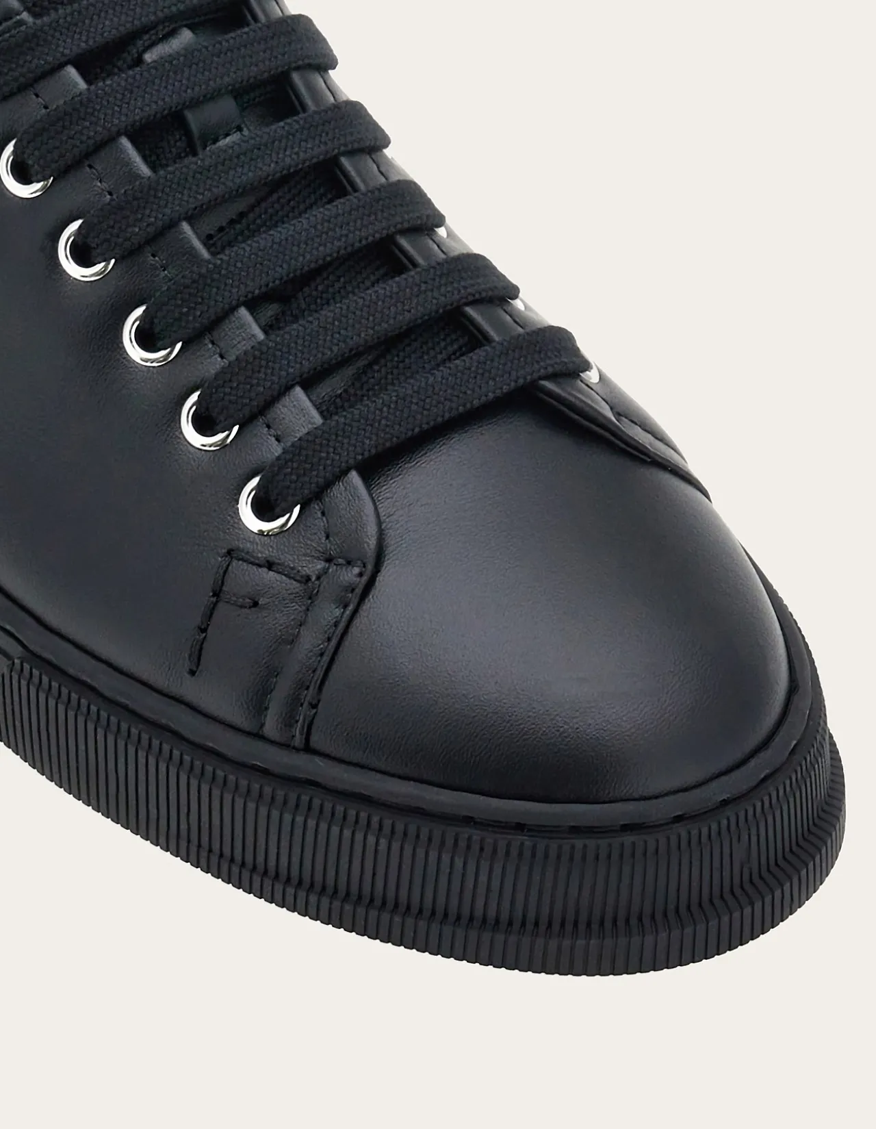 LOW CUT SNEAKER