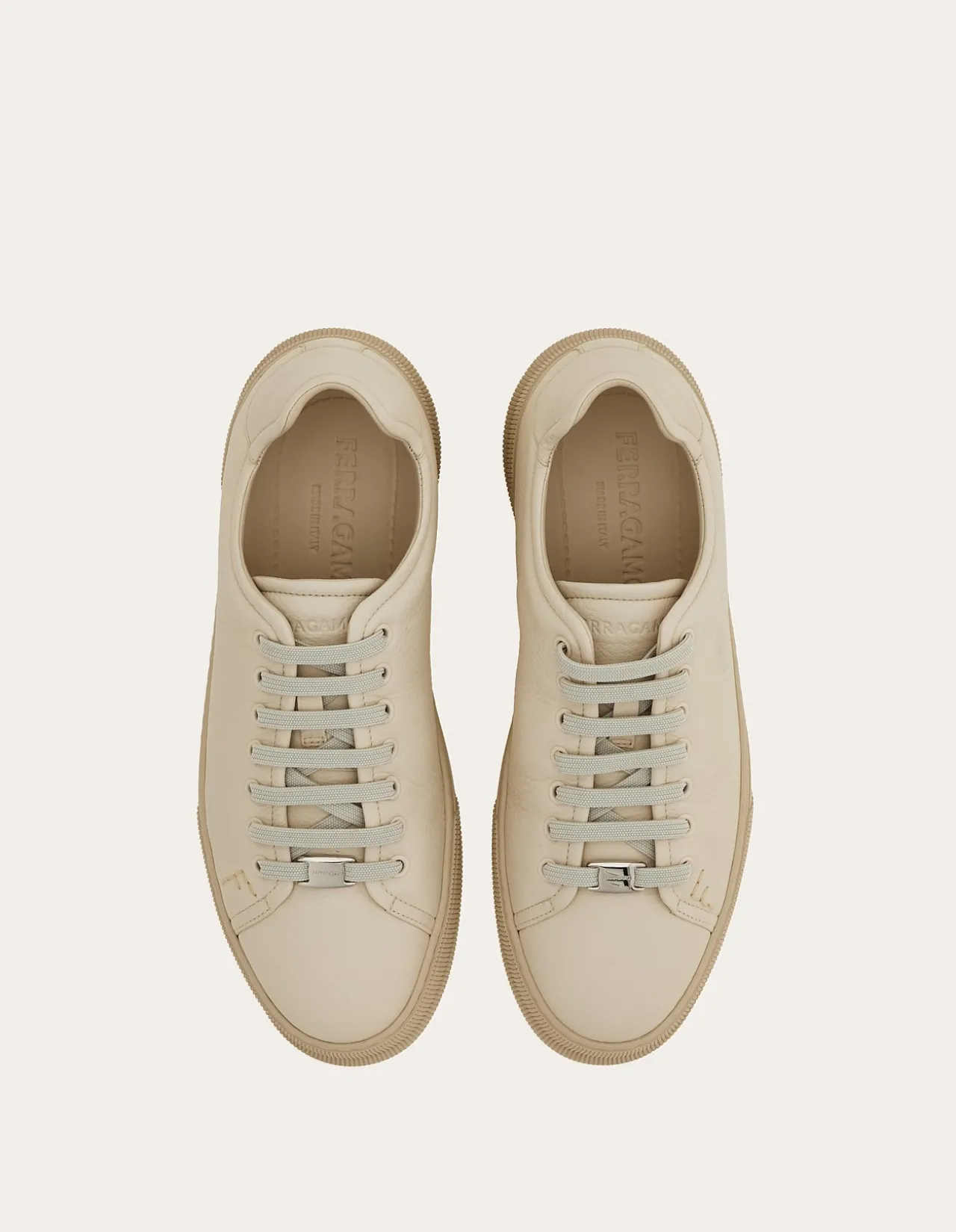 LOW TOP SNEAKER