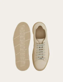 LOW TOP SNEAKER