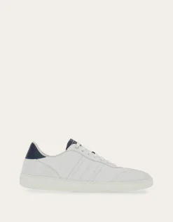 LOW TOP SNEAKER WITH SIGNATURE