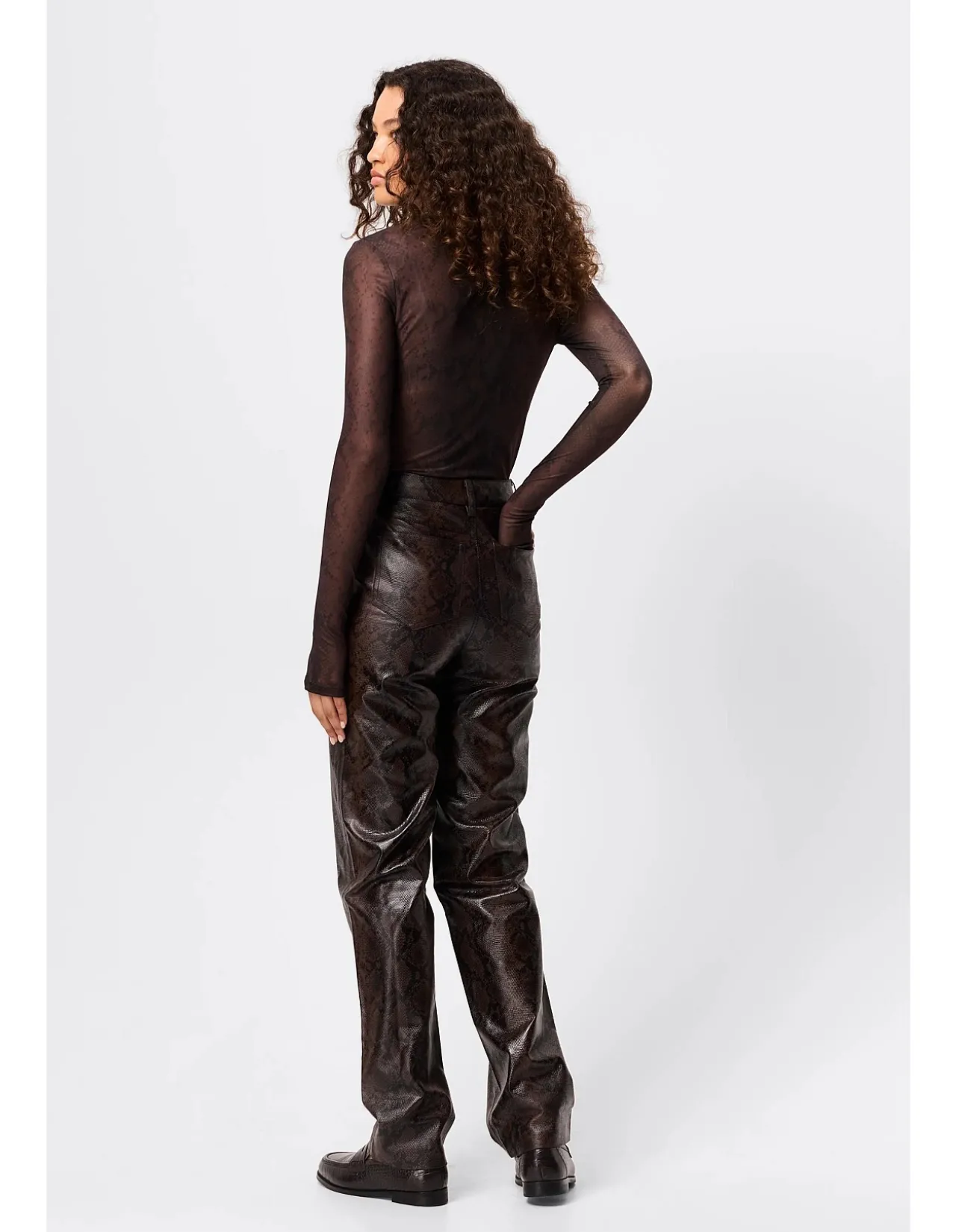 Lucent Pant
