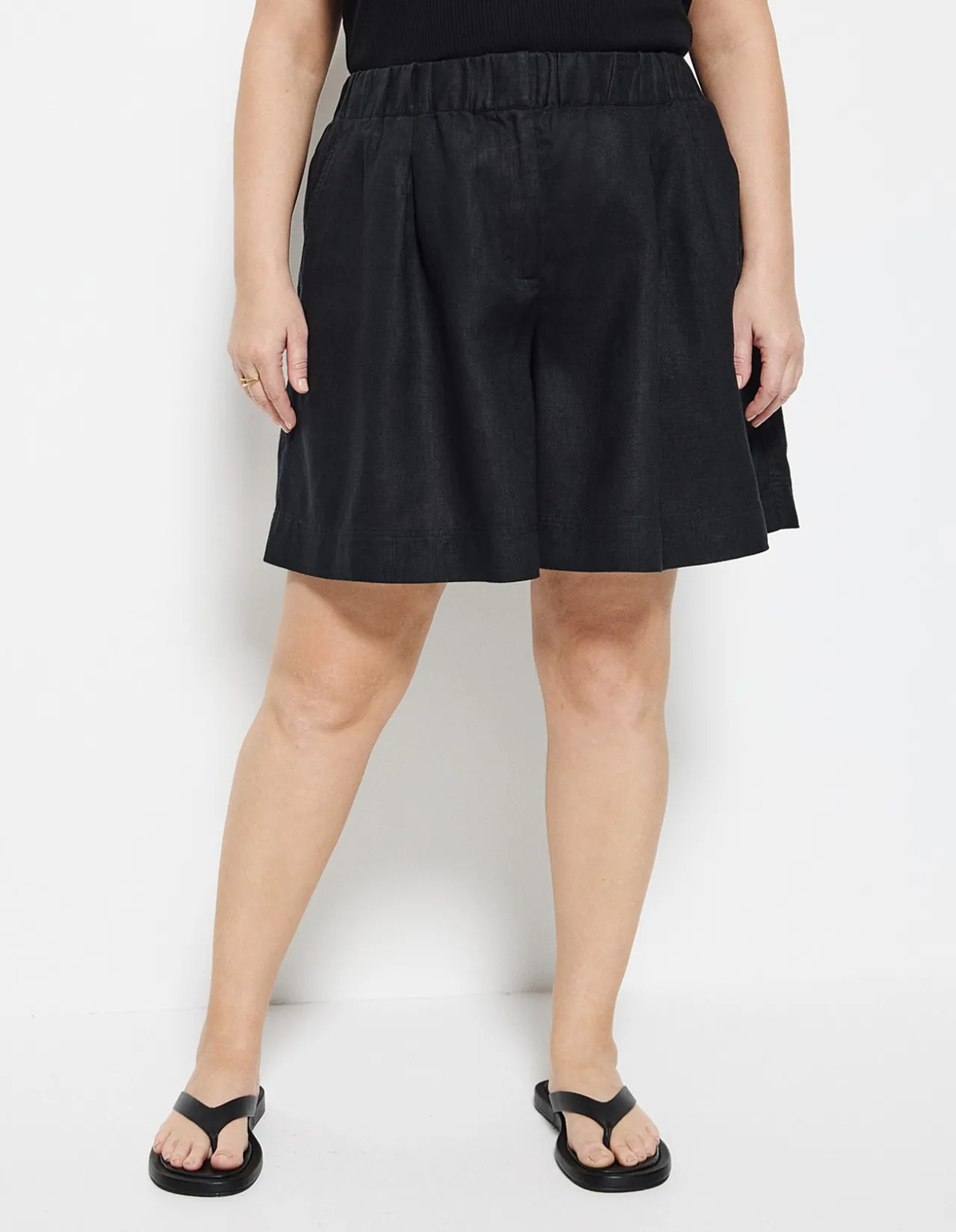 LUCIE SHORT