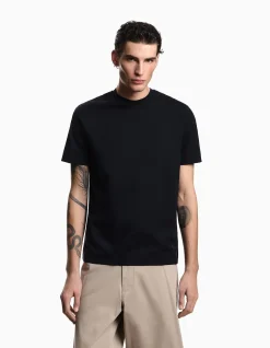MAN'S T-SHIRT