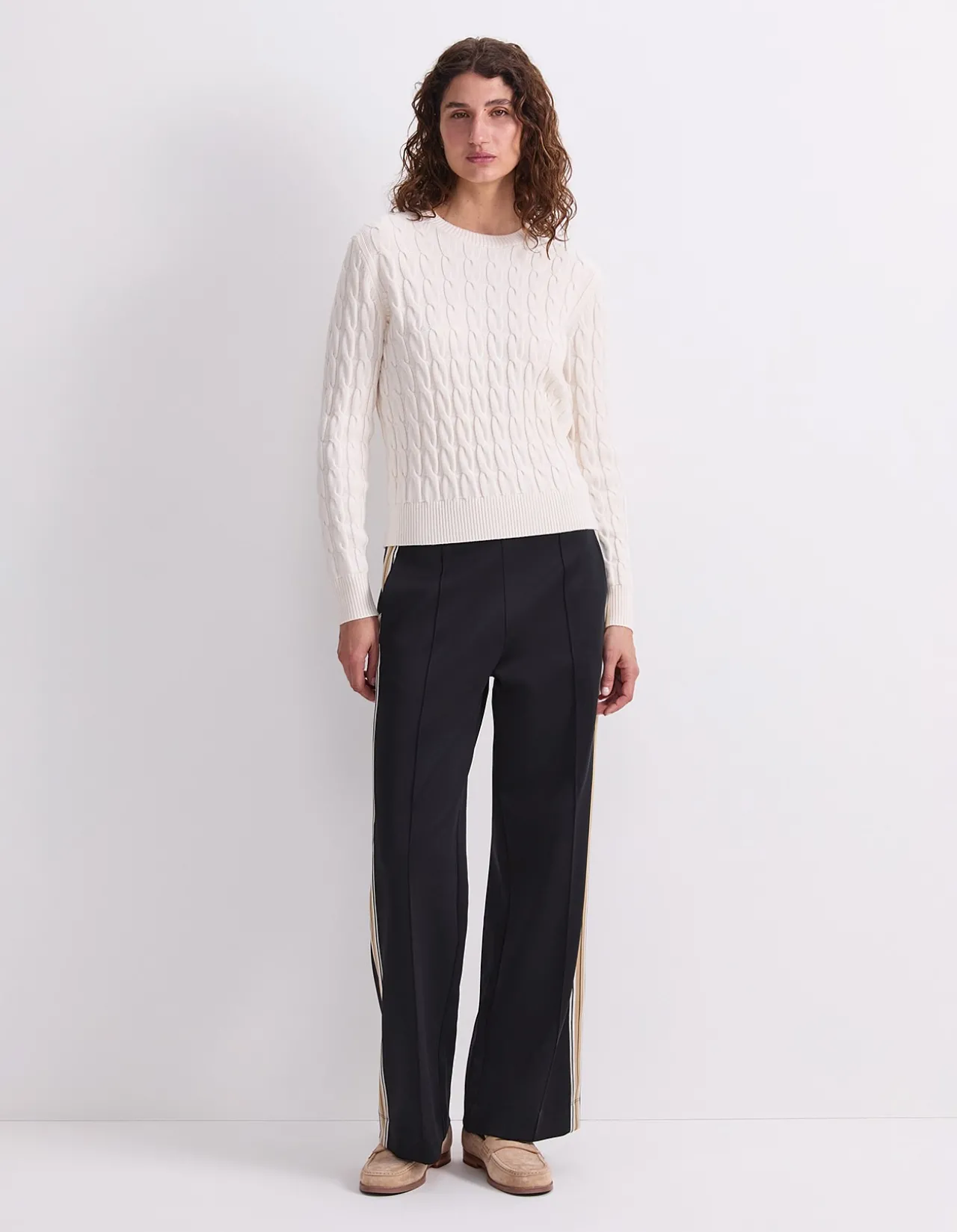 MERINO CABLE SWEATER