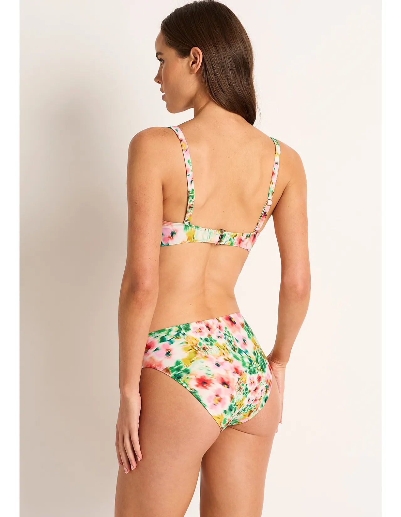 Mid Rise Ruched Pant